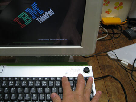 BIOS画面に入れます