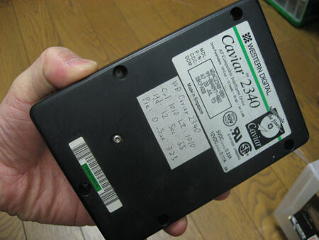 AT�����@�̕W��HDD