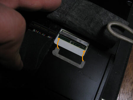 ThinkScribeケーブルとラッチ部品