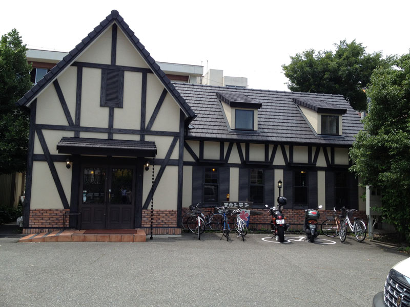 目の前は自然教育の学童クラブでした